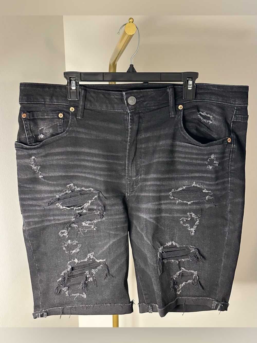 EUC! AEO Men’s Distressed Black Denim Shorts Worn once!!